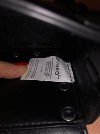 Borsetta Pinko nera con borchie