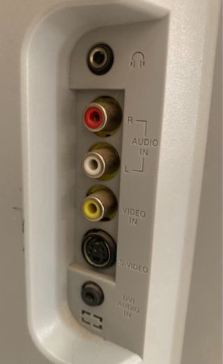 TV Philips pequeña clásica.