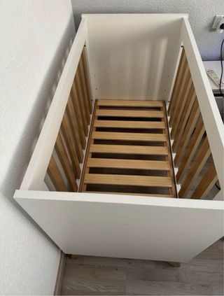 Cuna Ikid blanca y madera