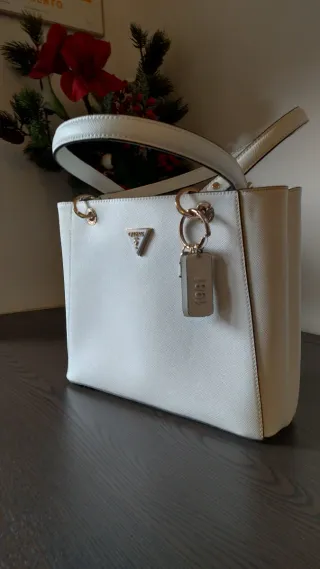 Borsa Guess bianca usata 1 volta capiente