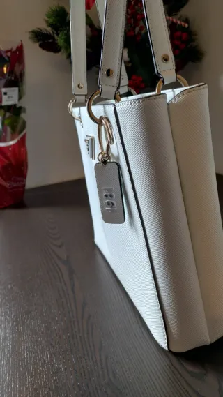 Borsa Guess bianca usata 1 volta capiente