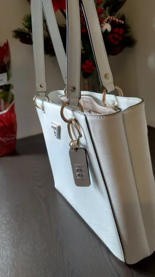 Borsa Guess bianca usata 1 volta capiente
