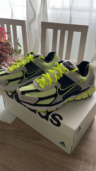 Nike Vomero 5 talla 40,5