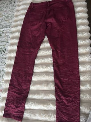 Pantalón vaquero morado/rojo