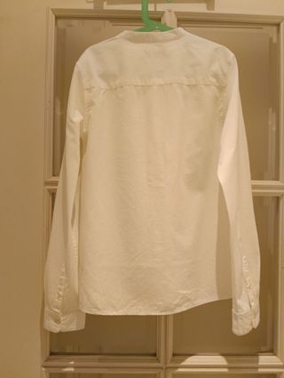 Camisa blanca cuello mao para niño