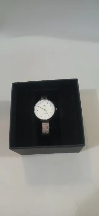 Reloj Marea Elegante Plata y Blanco