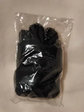 Set Cappello con pompon e guanti invernali