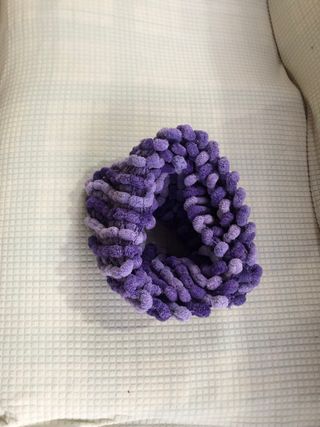 Sciarpa viola in maglia