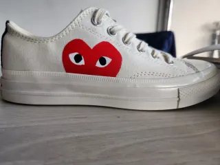 Converse x CDG Play Corazón Rojo Blanco