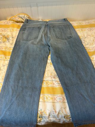 Pantalón vaquero Zara nuevo con etiqueta proev.