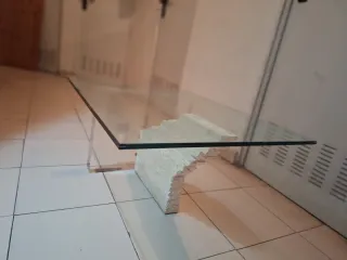 Mesa de centro cristal, piedra y metacrilato