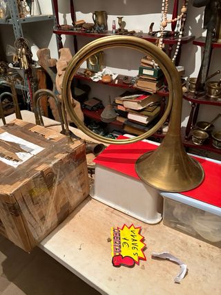 Corneta grande de latón