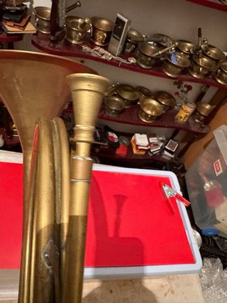 Corneta grande de latón