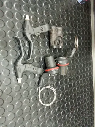 Manetas y puños cambios bicicleta 6v