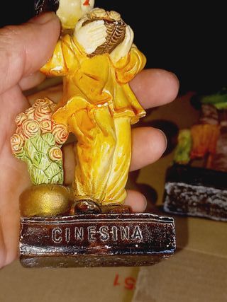 Estatuetas Cinesina e Gheisa Japonesas