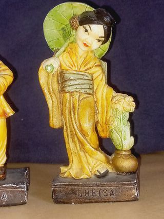 Estatuetas Cinesina e Gheisa Japonesas