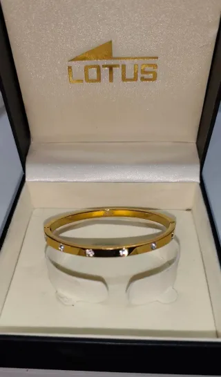 Pulsera Lotus Dorada con Cristales para señora