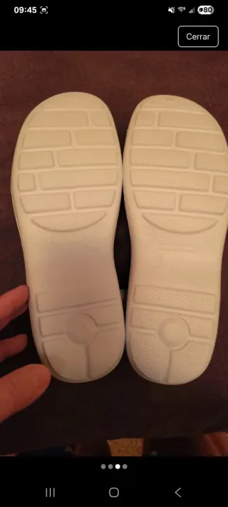 Zuecos blancos de trabajo