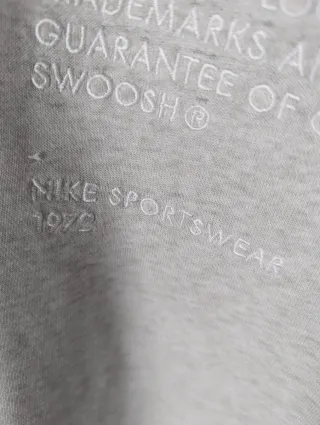 Sudadera Nike Sportswear Swoosh 1972 Gris
