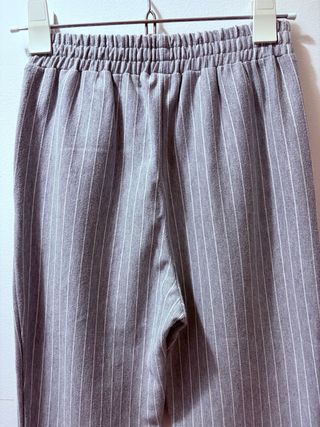 Pantalón gris rayas diplomáticas