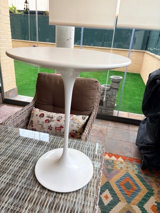 Mesa Tulip 51cm Saarinen, Knoll