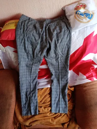 Pantalón cuadros gris talla 40