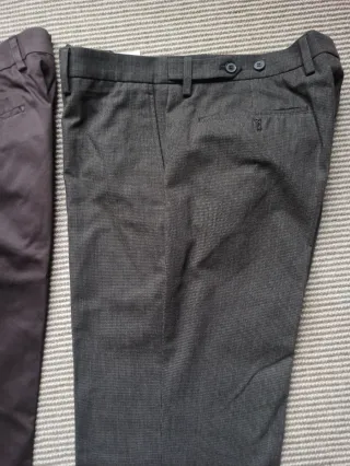 Dos pantalones de vestir talla 44