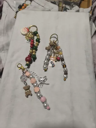 Llaveros para móvil o bolso 4€ cada uno.