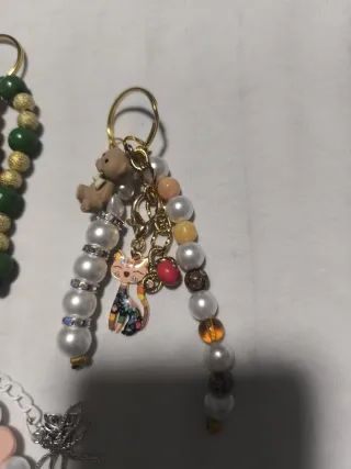 Llaveros para móvil o bolso 4€ cada uno.