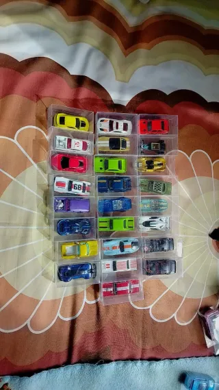Lote 25 Hot Wheels