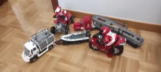 Moto , camion , lancha