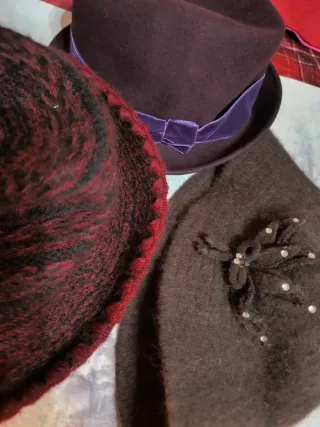 3 Cappelli di Feltro Donna. Molto belli.