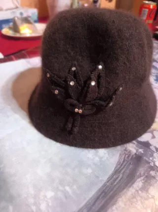 3 Cappelli di Feltro Donna. Molto belli.
