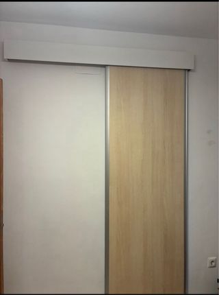 Puerta corredera de madera