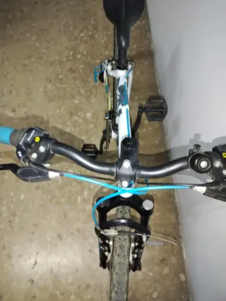 Bicicleta Rockrider 5.2 Blanca y Azul