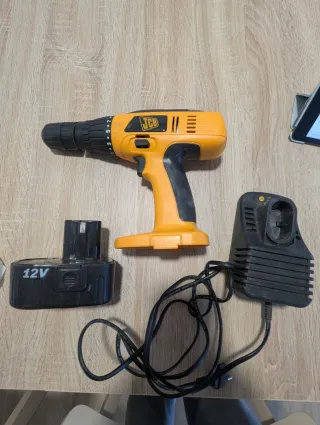 Taladro Percutor JCB 12V con Batería y Cargador
