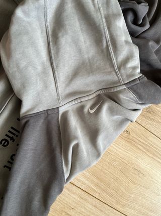 Sudadera Nike Gris International
