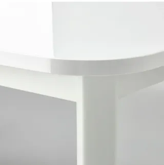 Mesa extensible blanca de madera