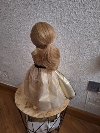 Muñeca Nancy con Vestido de Regalo