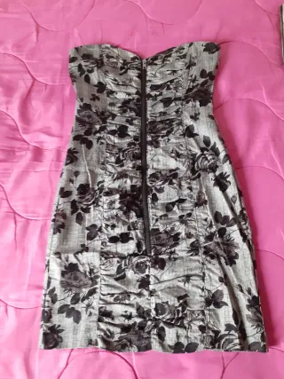 Vestido floral gris y negro