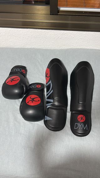 Espinilleras y Guantes DYM Negros y Rojos