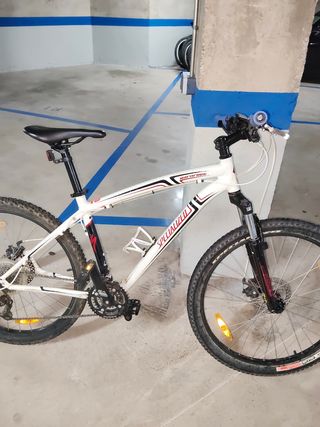 Bicicleta Specialized Hardrock Taglia M Bianca