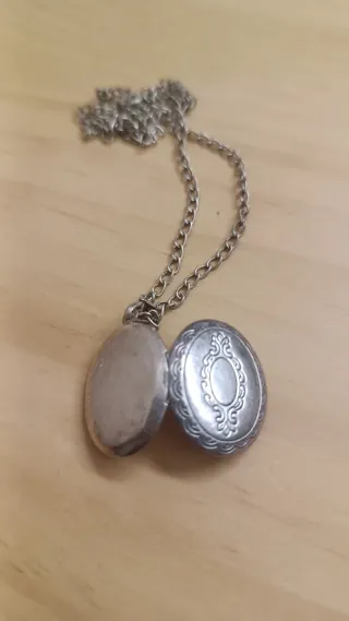 Relicario estilo antiguo de plata – collar vintage