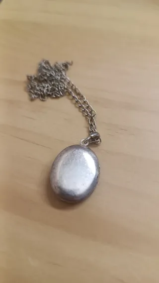 Relicario estilo antiguo de plata – collar vintage