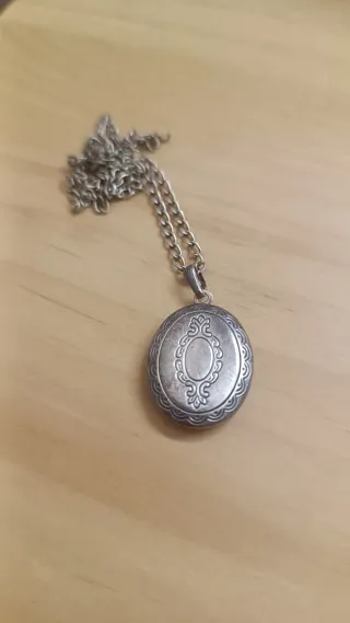 Relicario estilo antiguo de plata – collar vintage