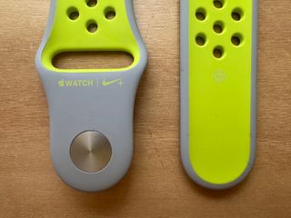 Apple Watch X Nike 38mm. Flat Silver/Volt Band S/M