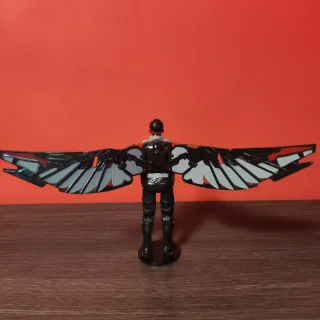 Pack Figuras Marvel: War Machine Iron Man, Falcon