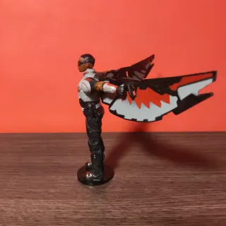 Pack Figuras Marvel: War Machine Iron Man, Falcon