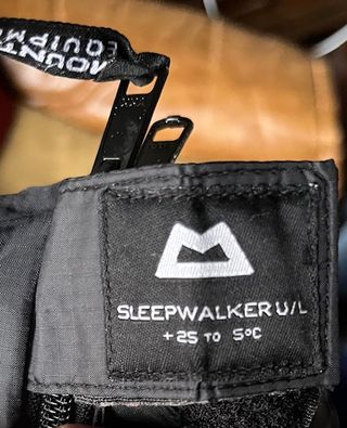 Saco de dormir tipo momia para adulto