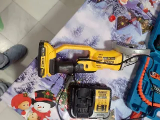 Taladro Inalámbrico y Accesorios